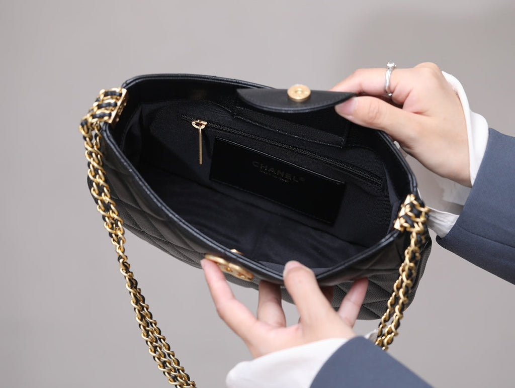 Sac bandoulière CC HOBO 23 cm Noir Caviar Quincaillerie dorée