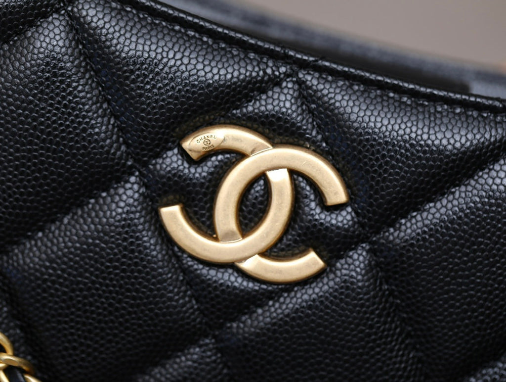 Sac bandoulière CC HOBO 23 cm Noir Caviar Quincaillerie dorée