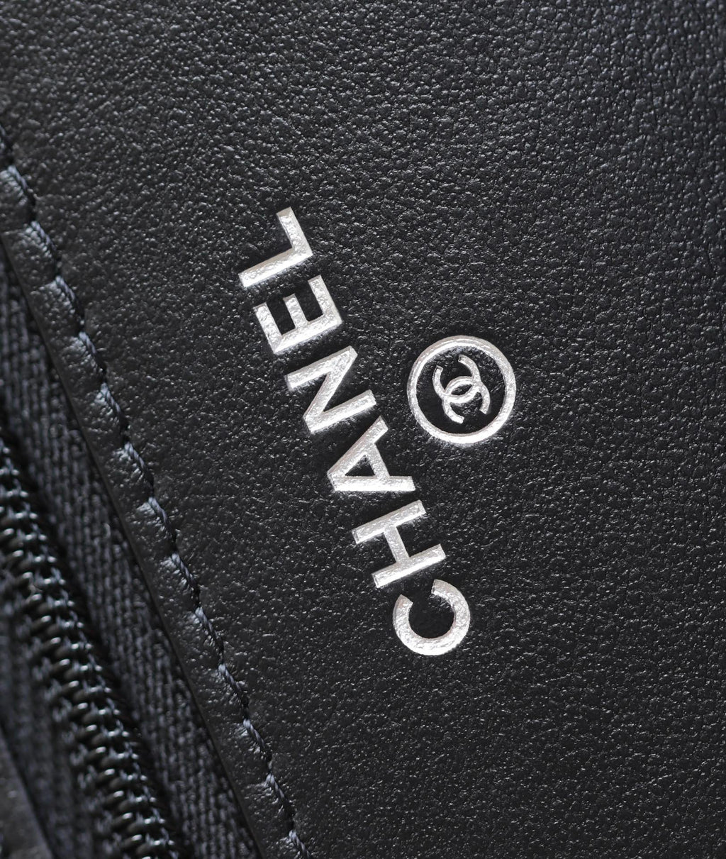 CC WOC 19 AGNEAU NOIR QUINCAILLERIE ARGENTÉE 