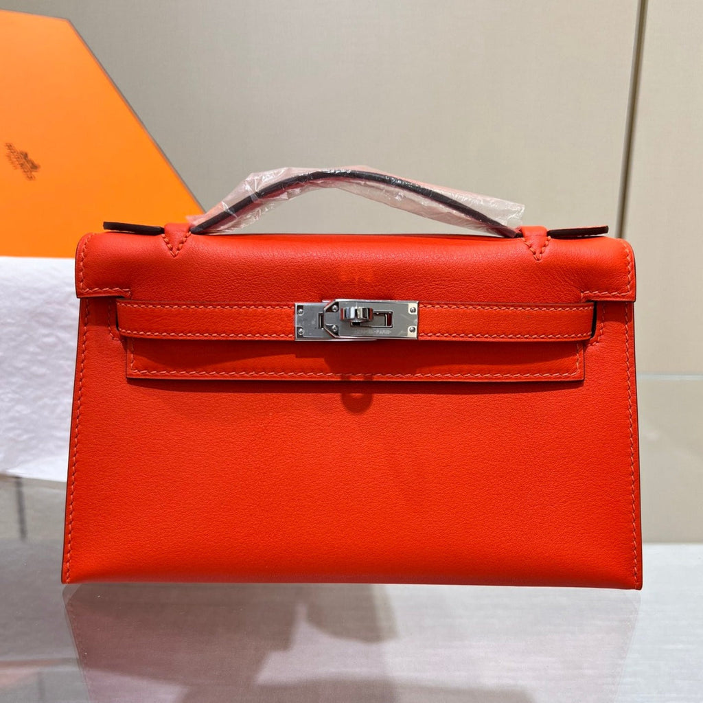 POCHETTE HM KELLY 22CM ROUGE SWIFT QUINCAILLERIE ARGENTÉE