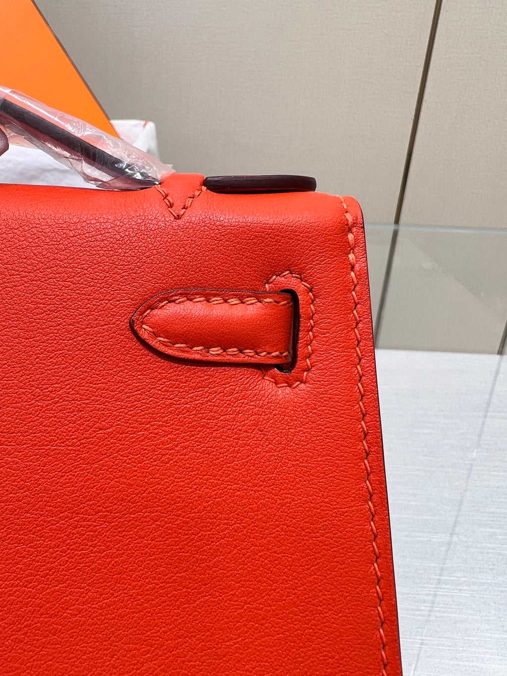 POCHETTE HM KELLY 22CM ROUGE SWIFT QUINCAILLERIE ARGENTÉE