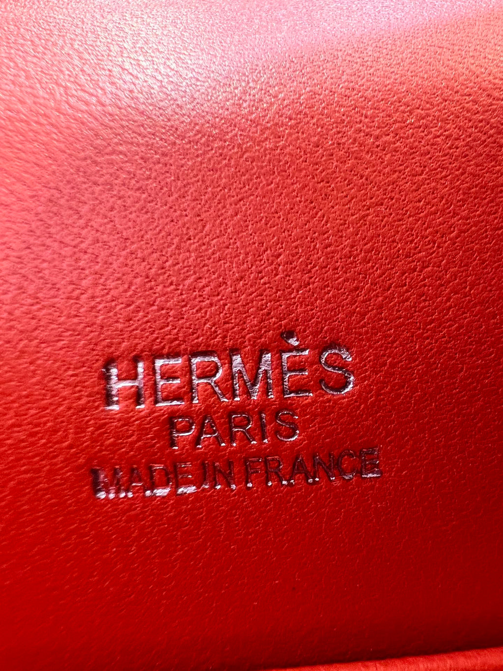 POCHETTE HM KELLY 22CM ROUGE SWIFT QUINCAILLERIE ARGENTÉE