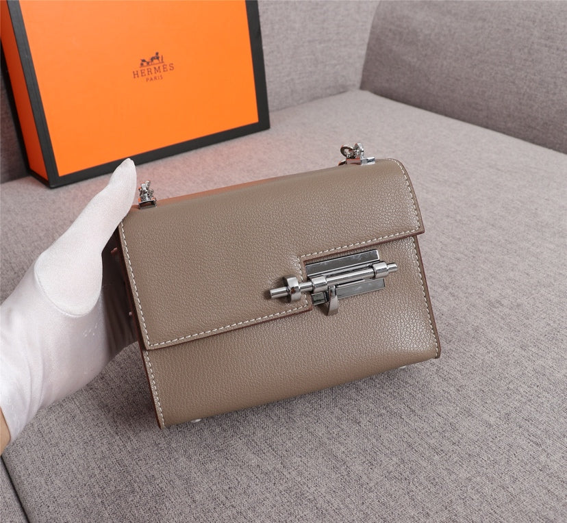 MINI SAC HM VERROU 17 CUIR DE VEAU MARRON CENDRÉ