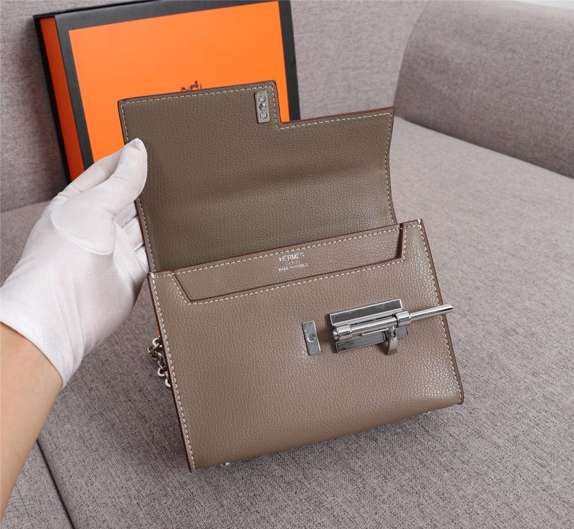 MINI SAC HM VERROU 17 CUIR DE VEAU MARRON CENDRÉ