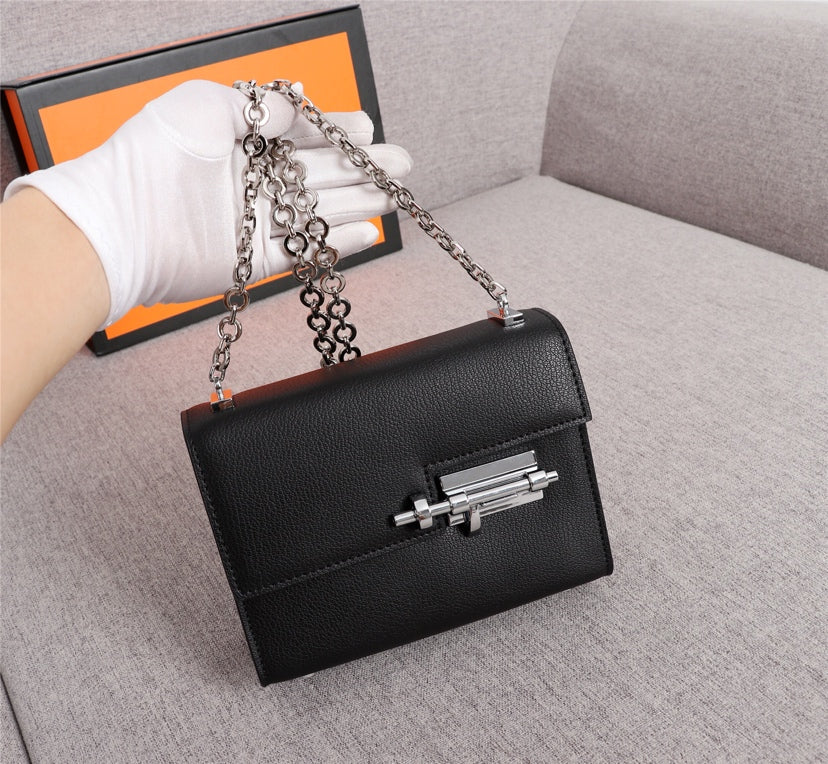 MINI SAC HM VERROU 17 EN CUIR DE VEAU NOIR