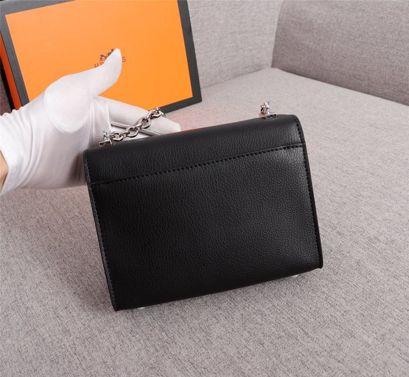 MINI SAC HM VERROU 17 EN CUIR DE VEAU NOIR