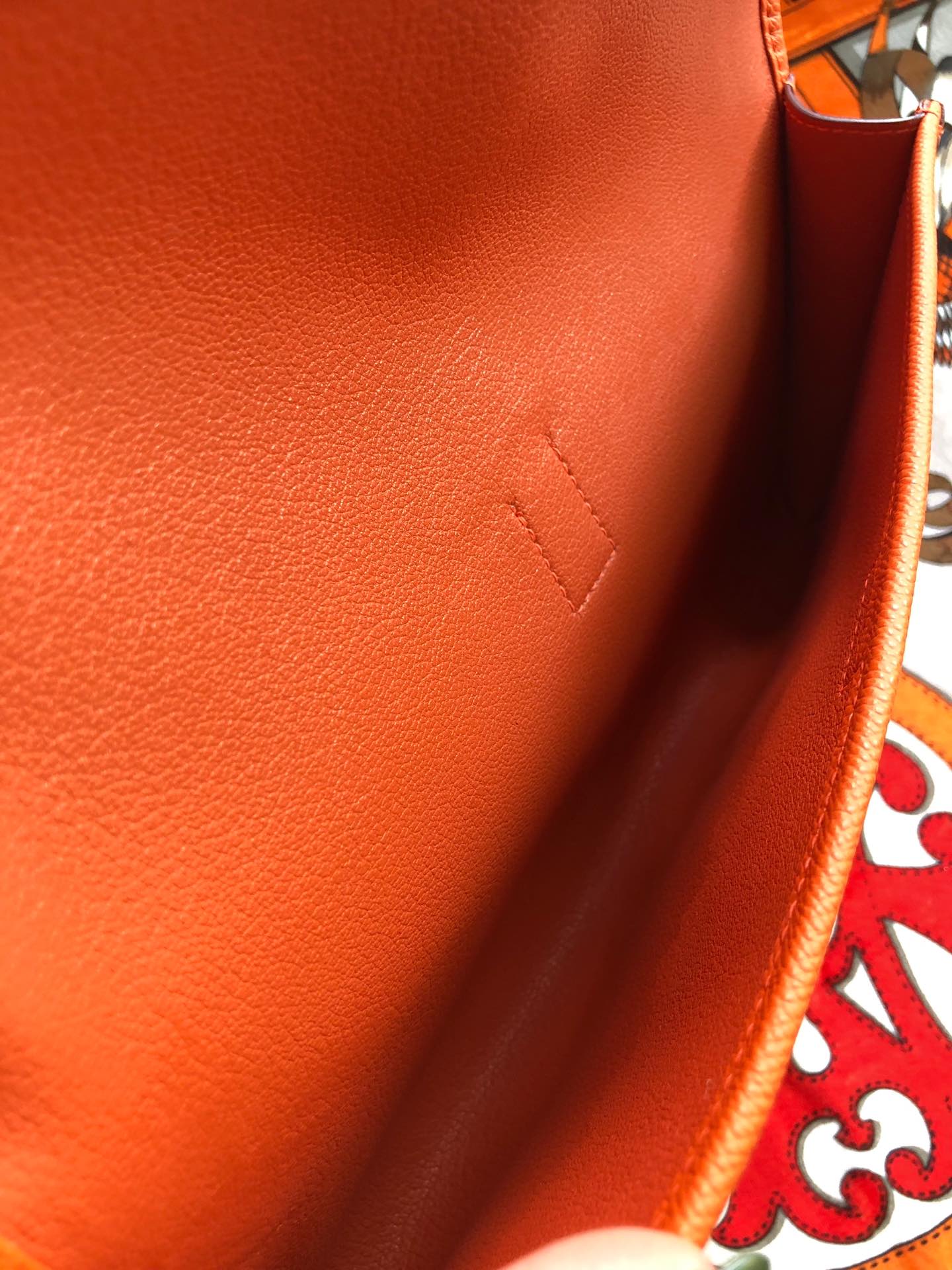 HM JIGE 29 ORANGE EPSOM 229071
