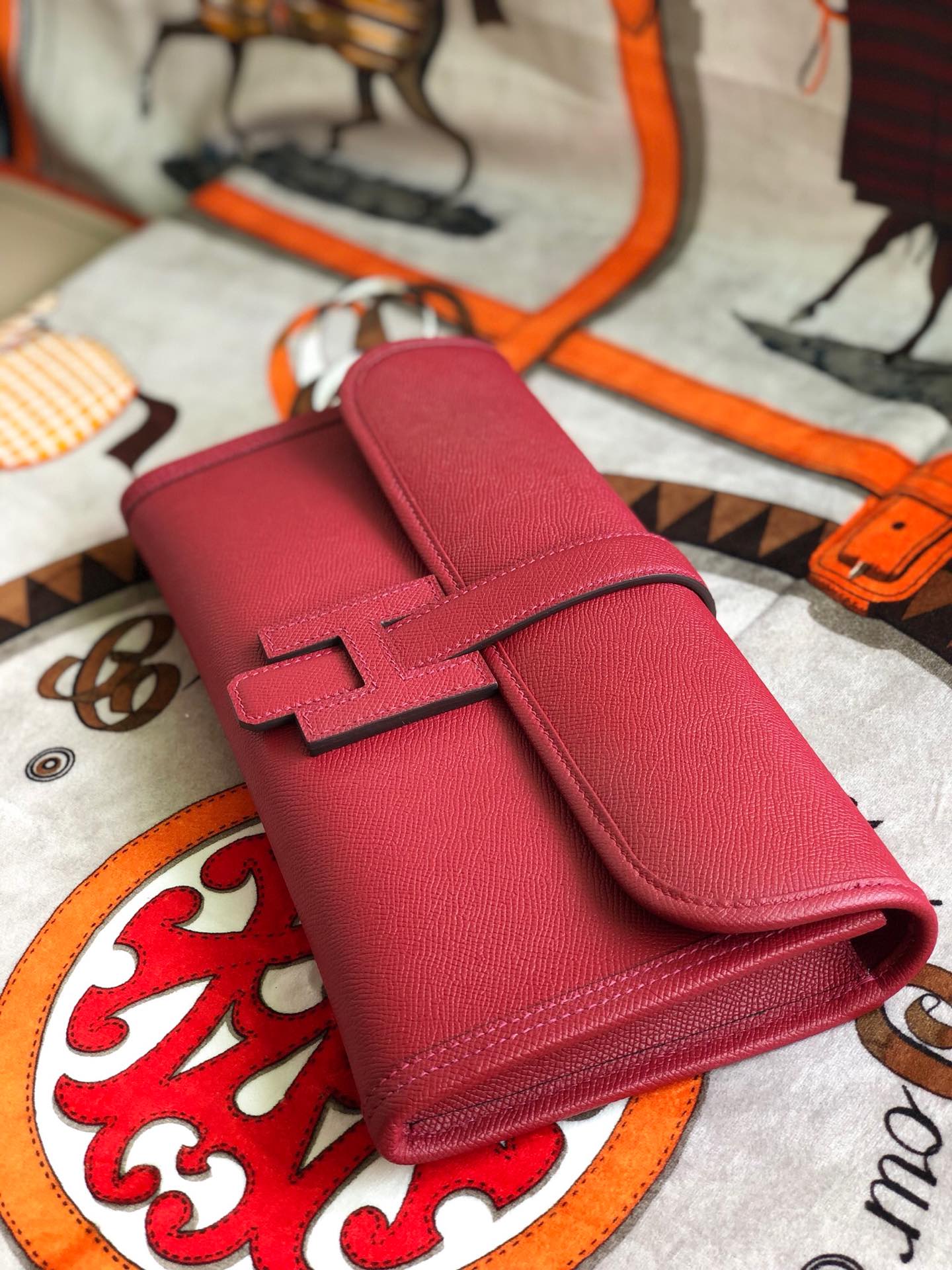 HM JIGE 29 BERRY RED EPSOM 229077