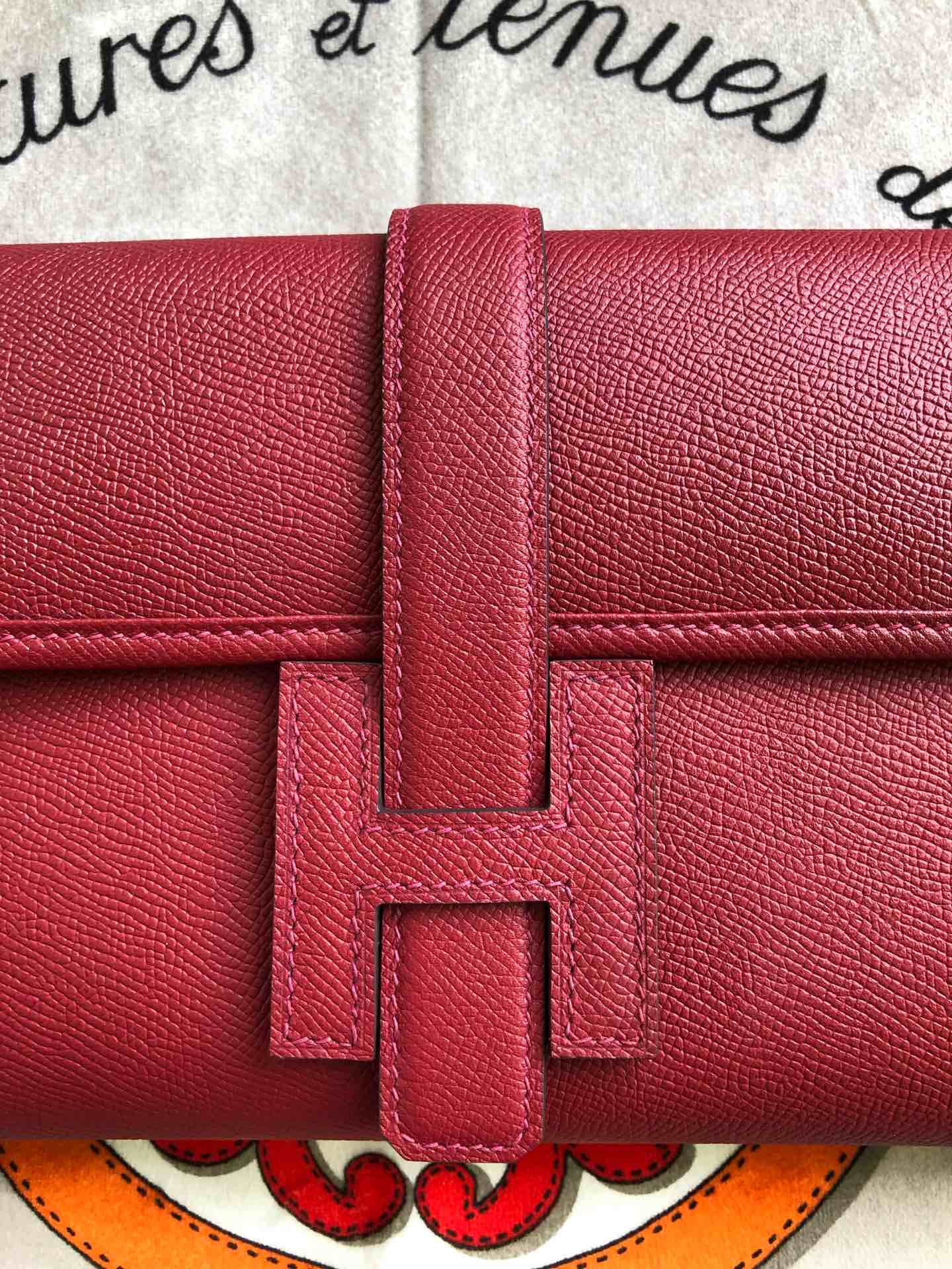 HM JIGE 29 BERRY RED EPSOM 229077