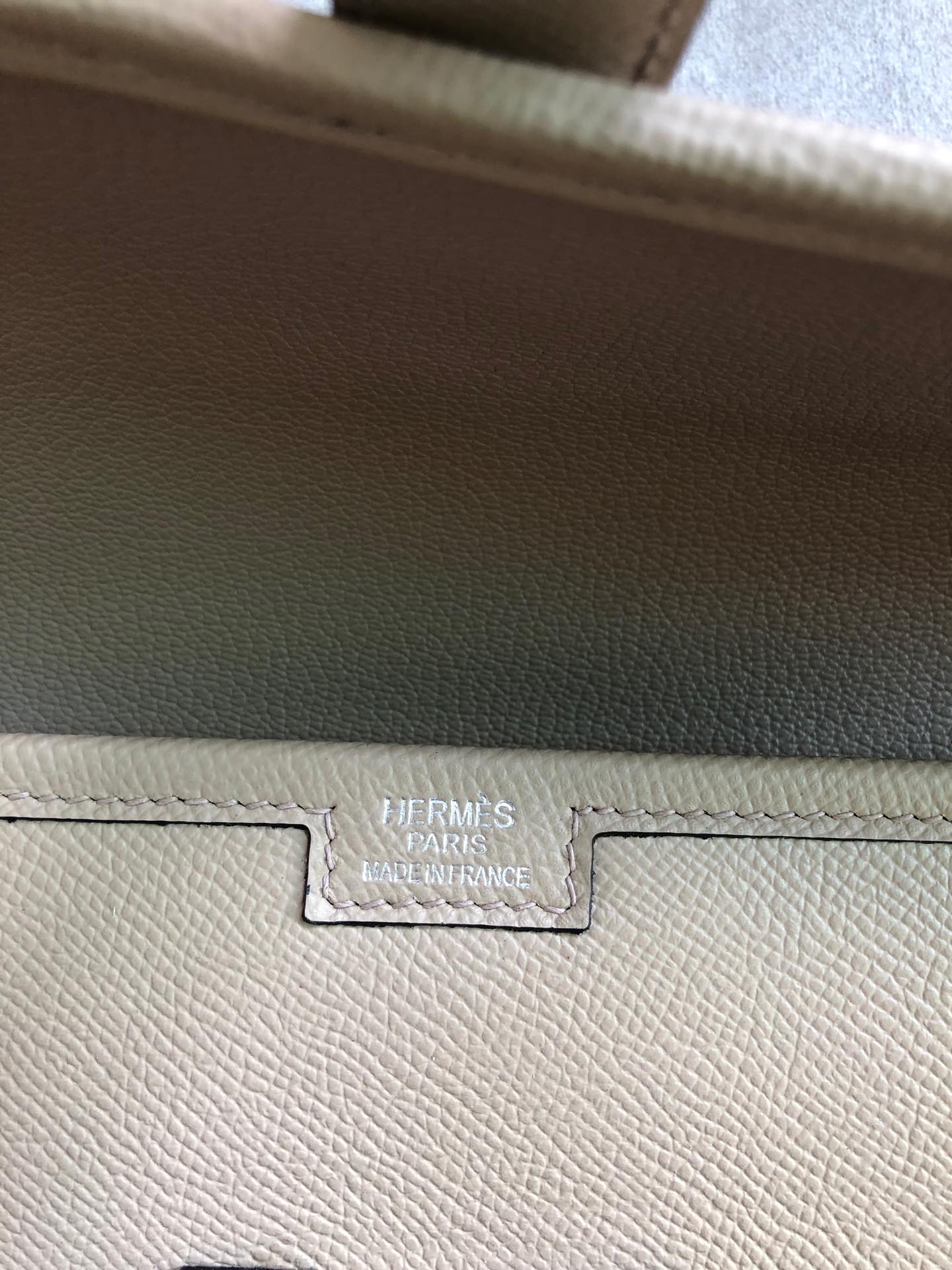 HM JIGE 29 EPSOM BLANC AMANDE 229078