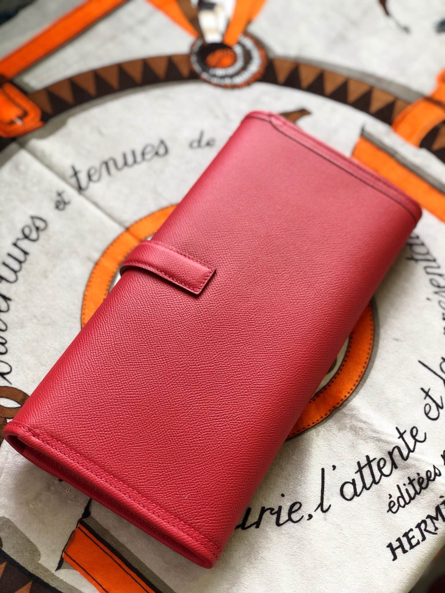 HM JIGE 29 EPSOM ROUGE 229079