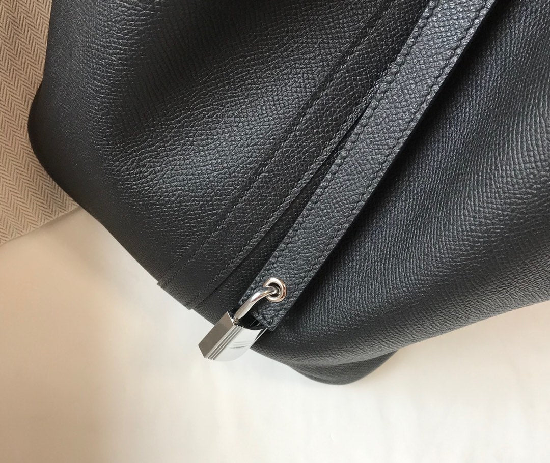 HM PICOTIN LOCK 18 CUIR EPSOM NOIR AVEC BRACELET TRESSÉ