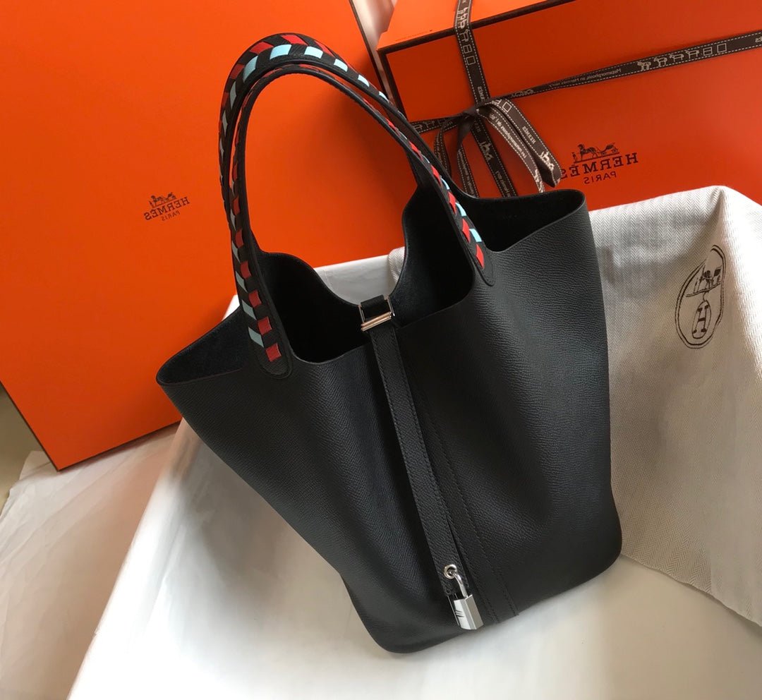 HM PICOTIN LOCK 18 CUIR EPSOM NOIR AVEC BRACELET TRESSÉ