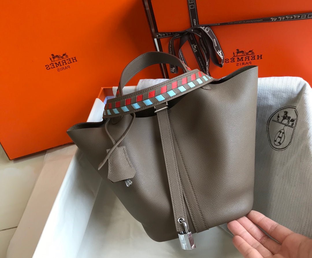 HM PICOTIN LOCK 18 TAUPE EPSOM AVEC SANGLE TRESSE