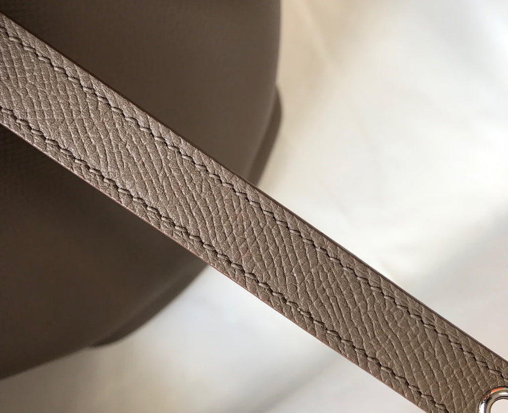 HM PICOTIN LOCK 18 TAUPE EPSOM AVEC SANGLE TRESSE
