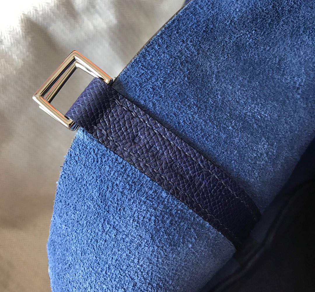 HM PICOTIN LOCK 22 EPSOM BLEU MARINE AVEC SANGLE TRESSE