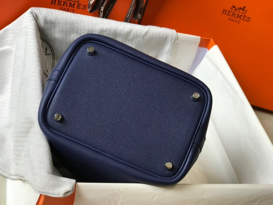 HM PICOTIN LOCK 18 EPSOM BLEU MARINE AVEC SANGLE TRESSE