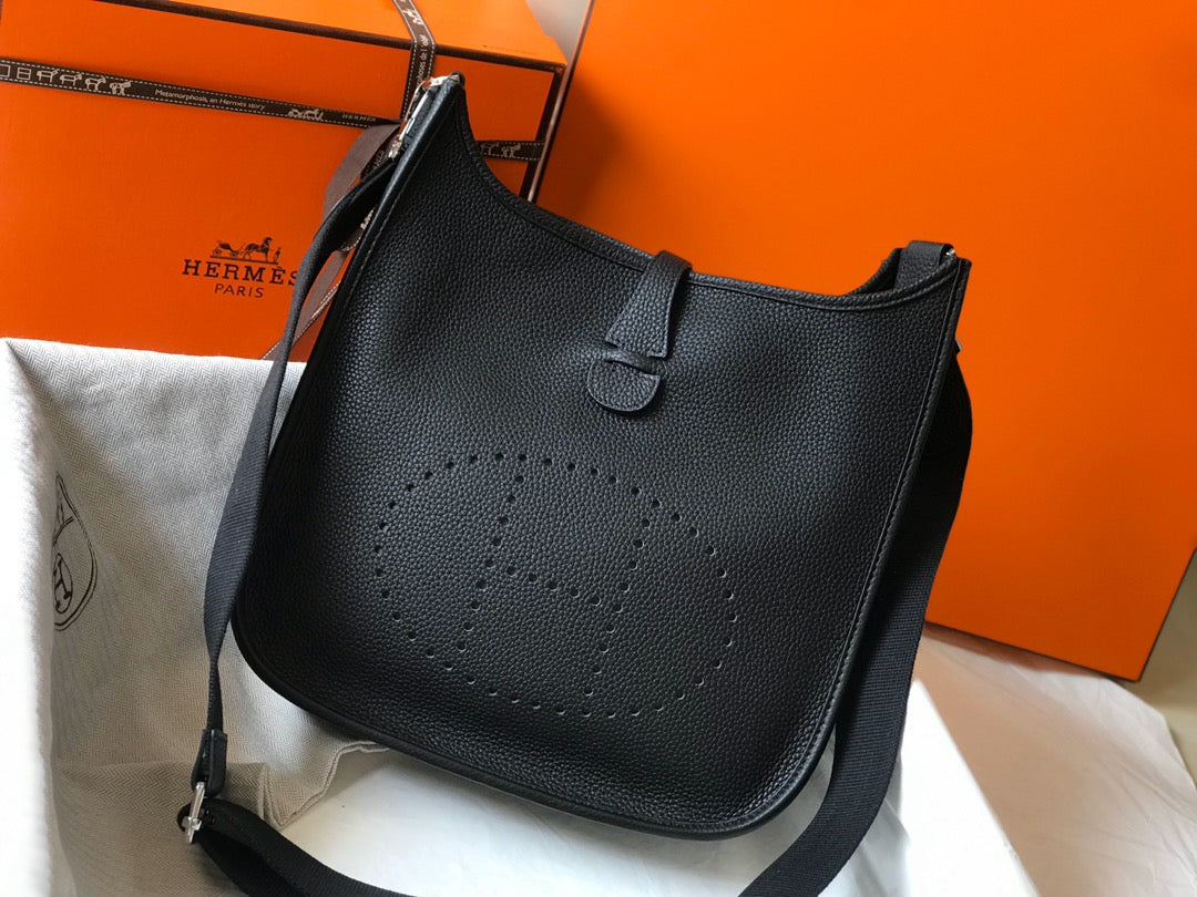 エブリン 29cm ブラック トーゴ ショーツ