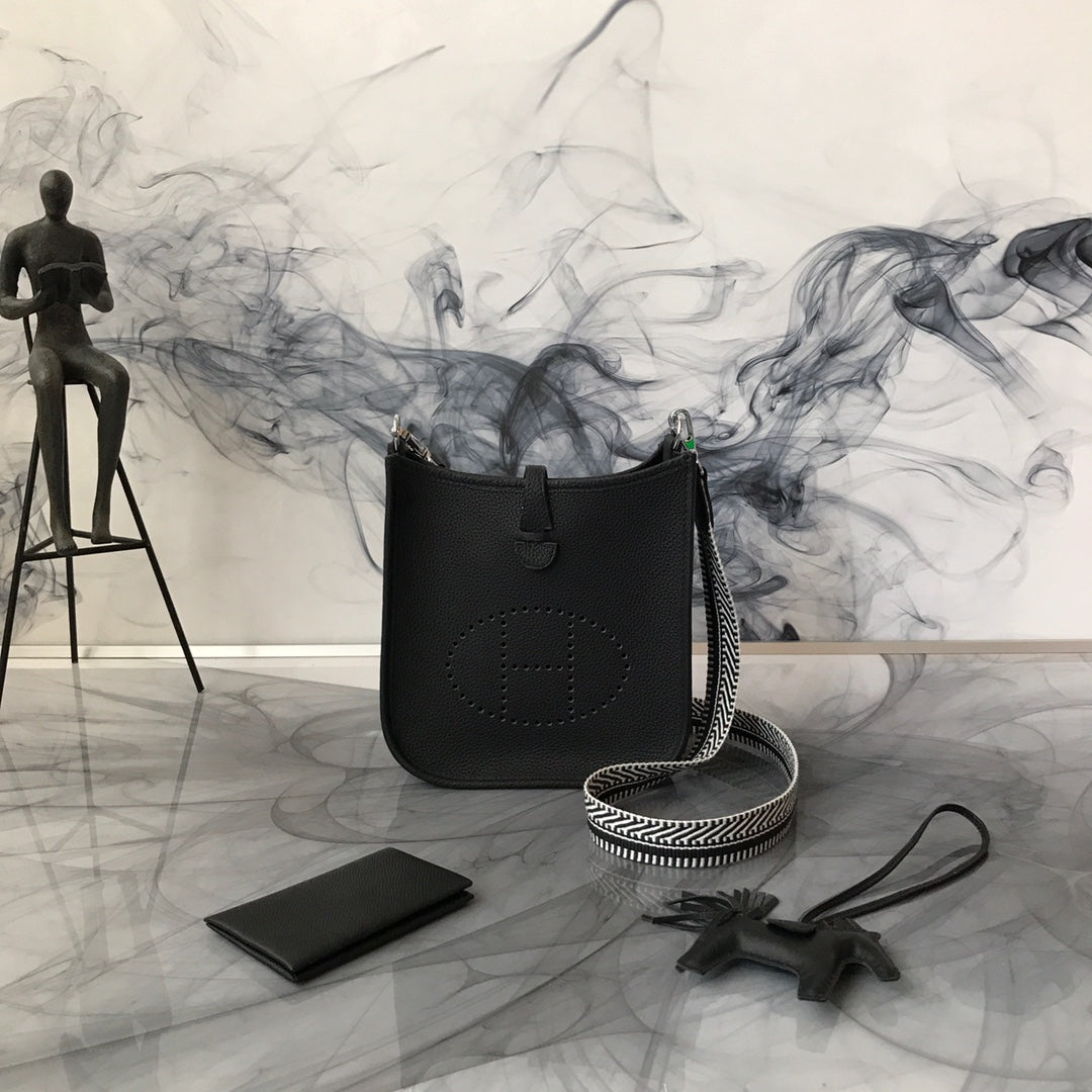 HM EVELYNE MINI 18 NOIR TOGO