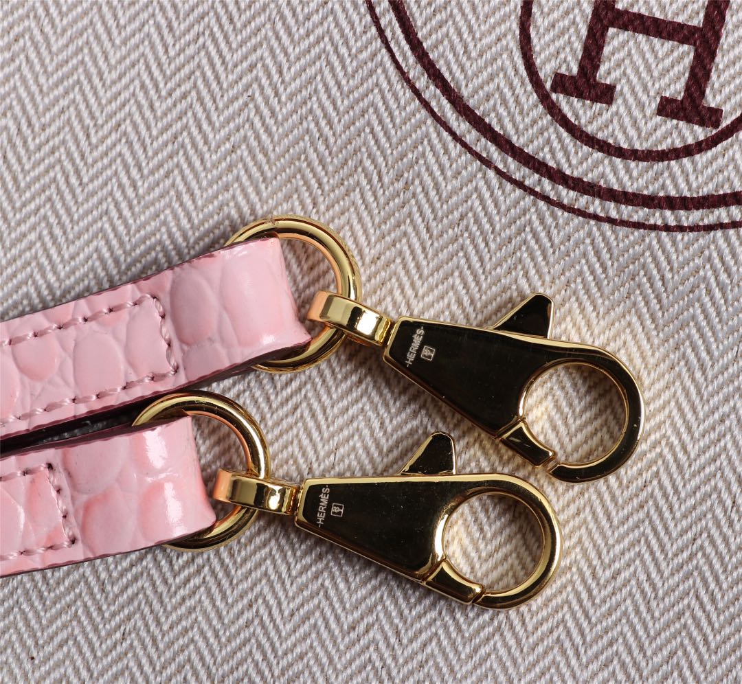 HM KELLY MINI 22 CUIR DE VEAU ROSE CLAIR GAUFRÉ QUINCAILLERIE DORÉ