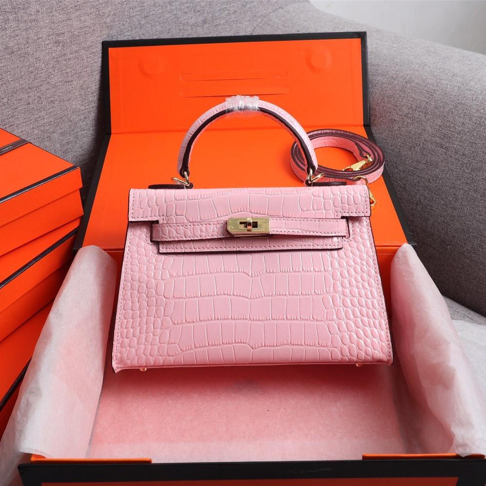 HM KELLY MINI 22 CUIR DE VEAU ROSE CLAIR GAUFRÉ QUINCAILLERIE DORÉ