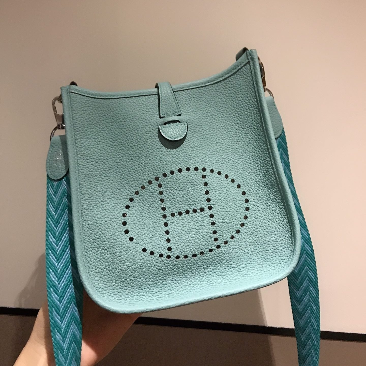 HM EVELYNE MINI 18 SAPHIR TOGO