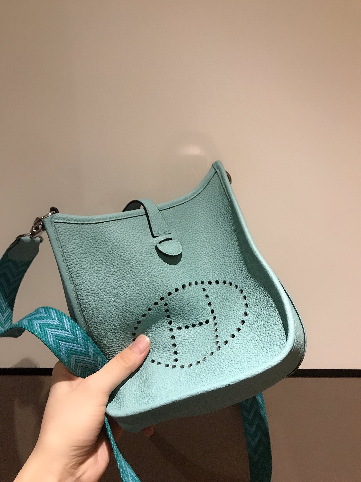 HM EVELYNE MINI 18 SAPHIR TOGO