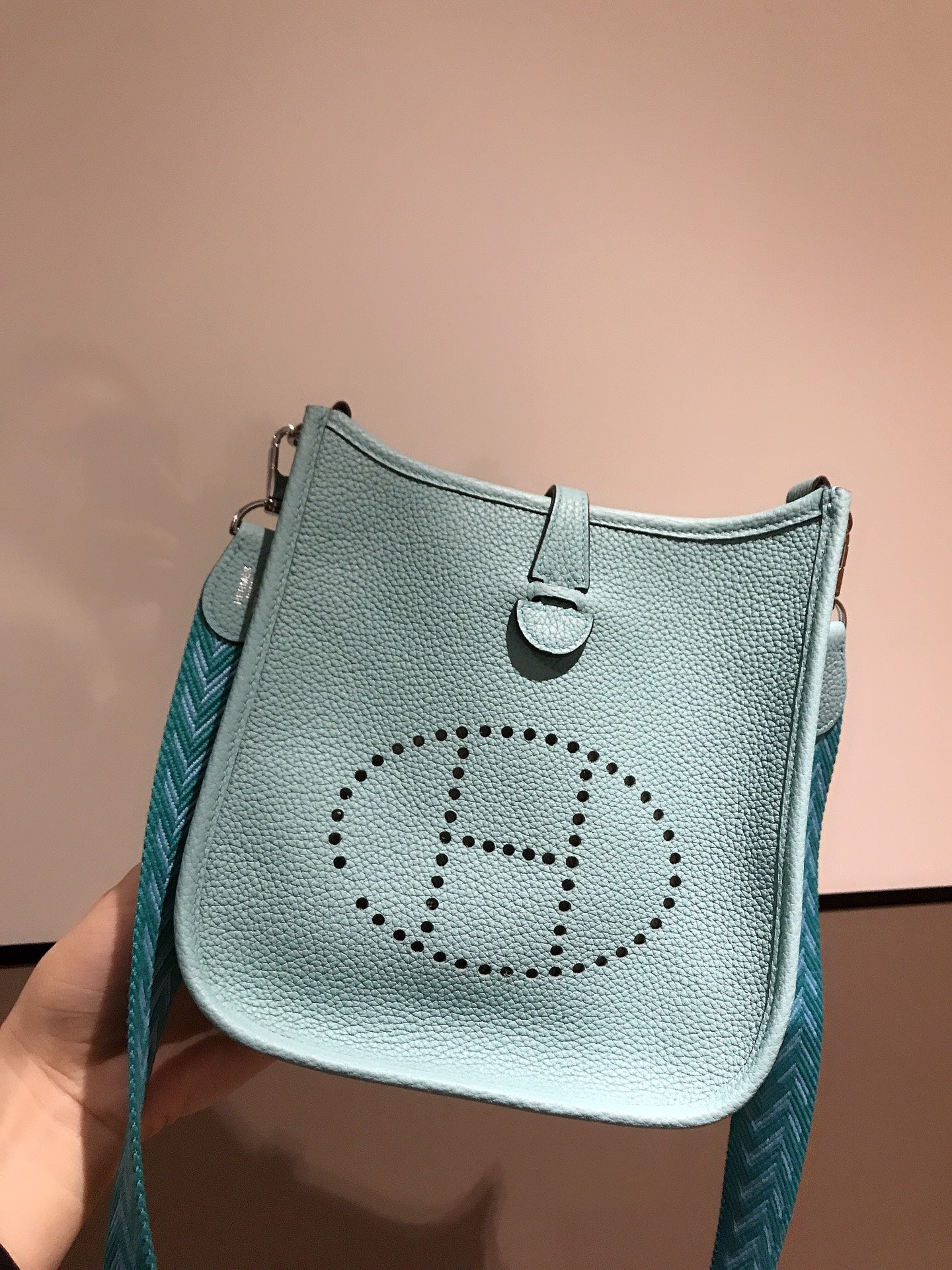 HM EVELYNE MINI 18 SAPHIR TOGO