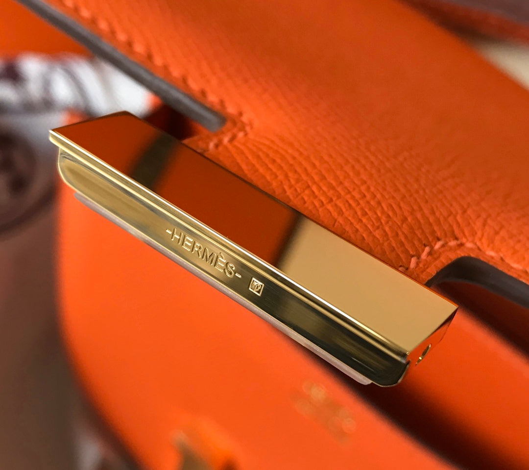 CONSTANCE 18 ORANGE EPSOM QUINCAILLERIE OR