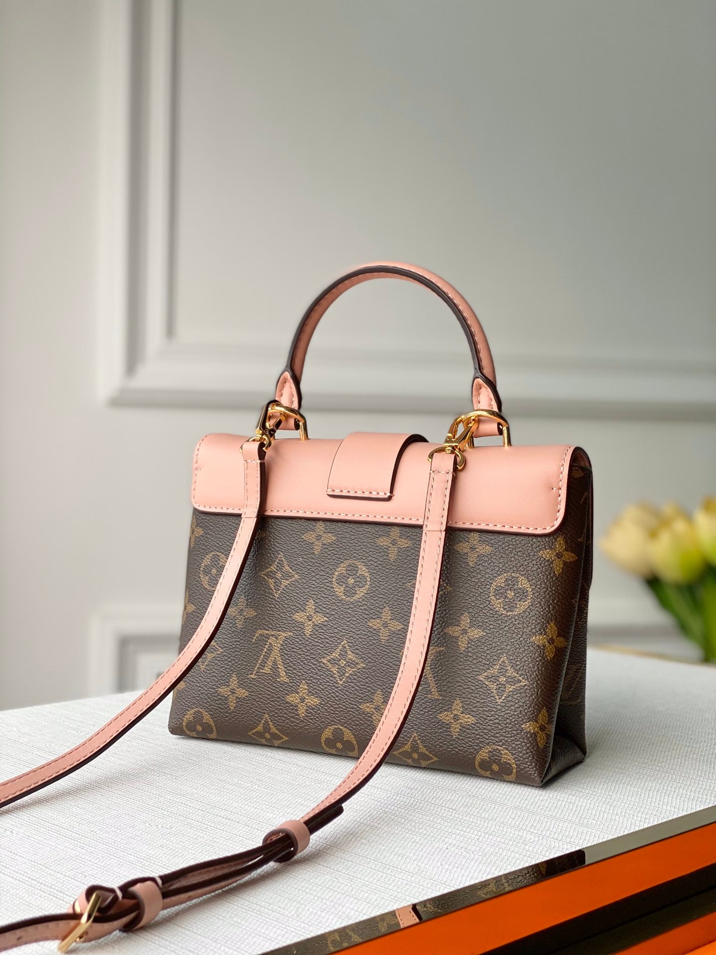 LOCKY BB 21 EN TOILE MONOGRAMME MARRON ET CUIR DE VEAU PÊCHE BOUCLE OR