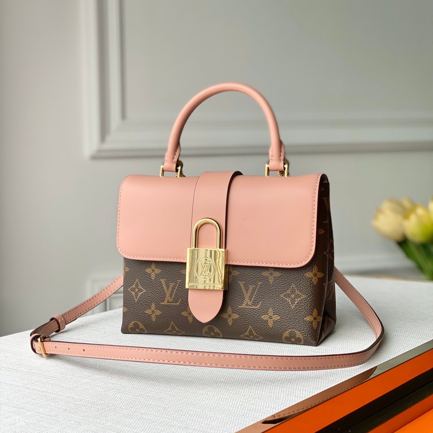 LOCKY BB 21 EN TOILE MONOGRAMME MARRON ET CUIR DE VEAU PÊCHE BOUCLE OR