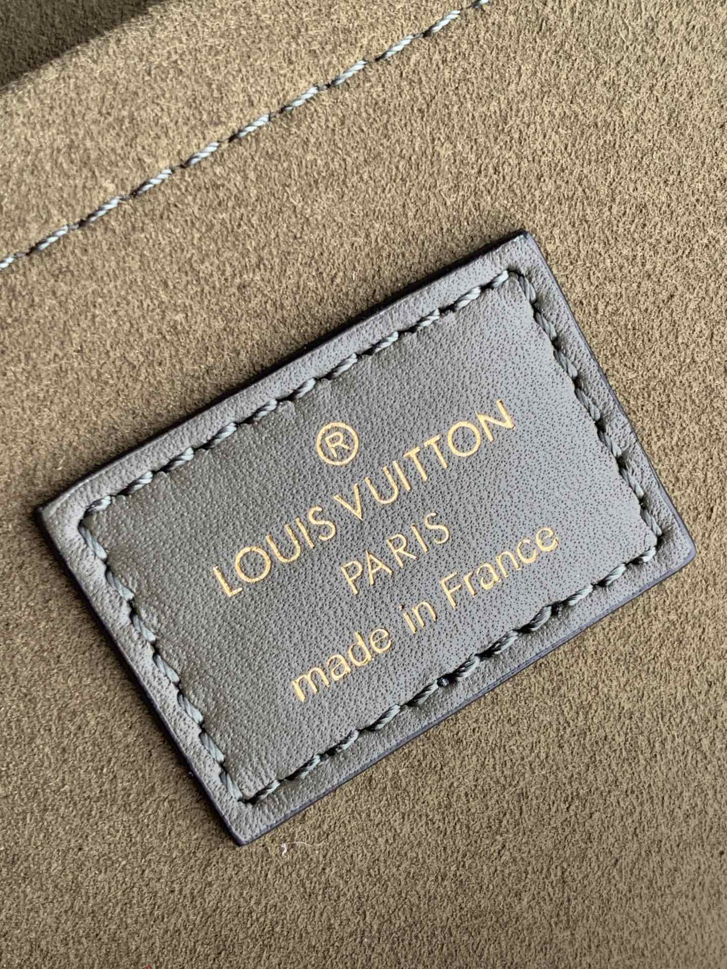 LOCKY BB 21 EN TOILE MONOGRAMME MARRON ET CUIR DE VEAU VERT KAKI BOUCLE OR