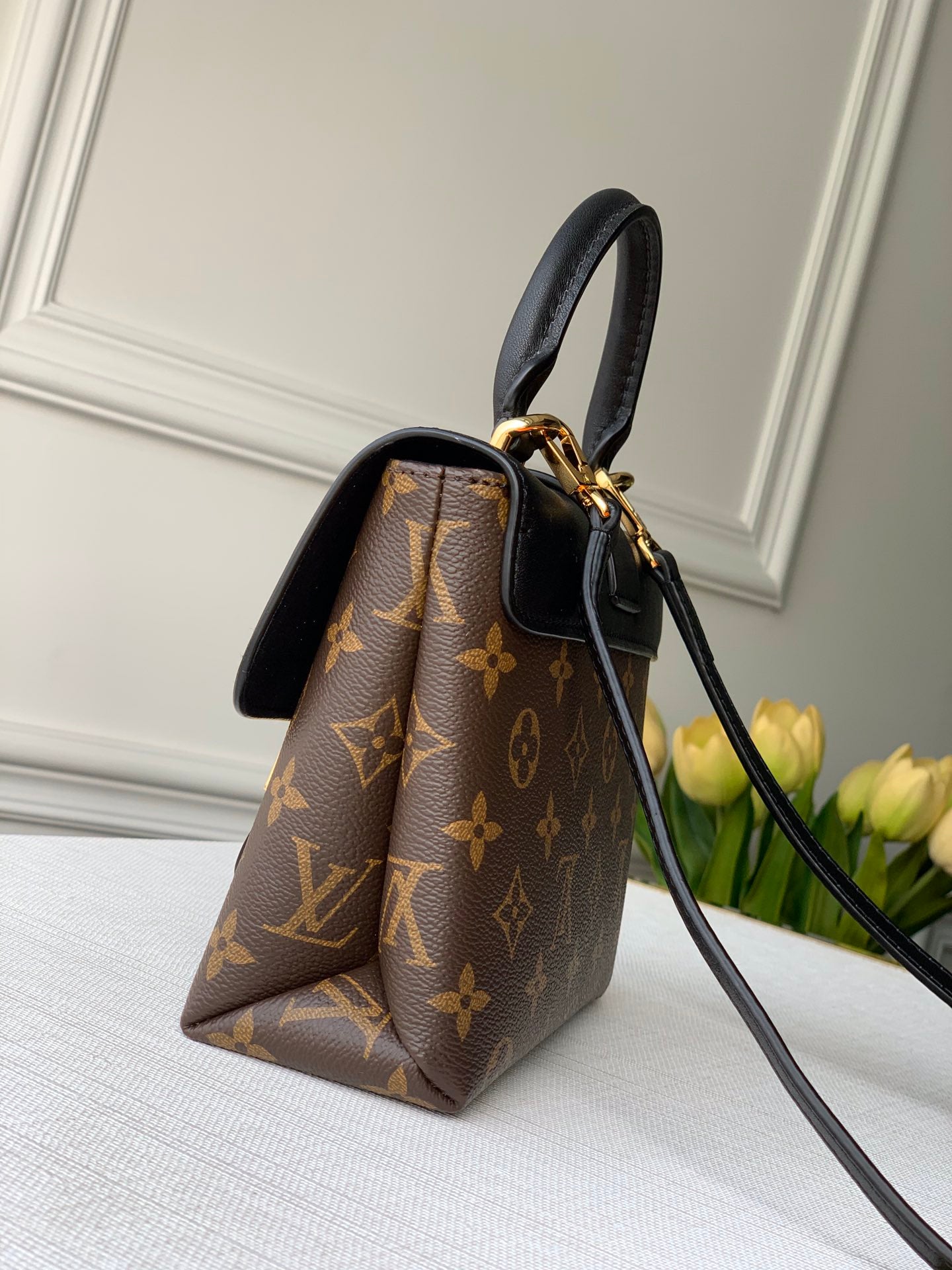 LOCKY BB 21 EN TOILE MONOGRAMME MARRON ET CUIR DE VEAU NOIR BOUCLE OR