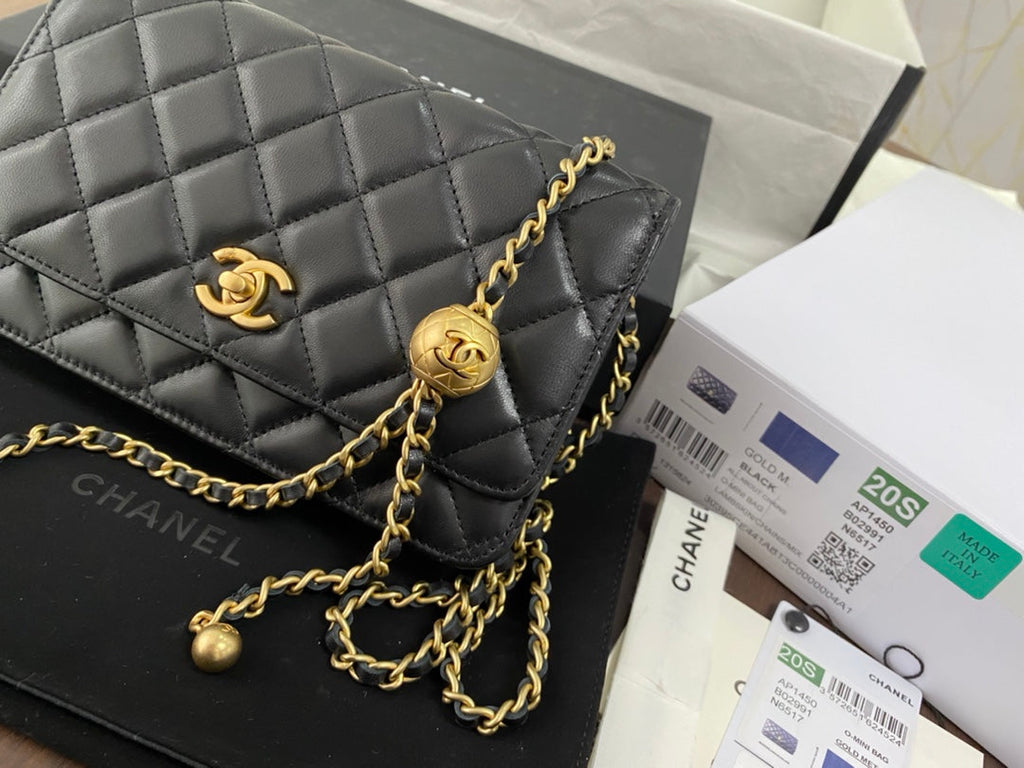 WOC CLASSIQUE 19CM CUIR D'AGNEAU NOIR QUINCAILLERIE DORÉ
