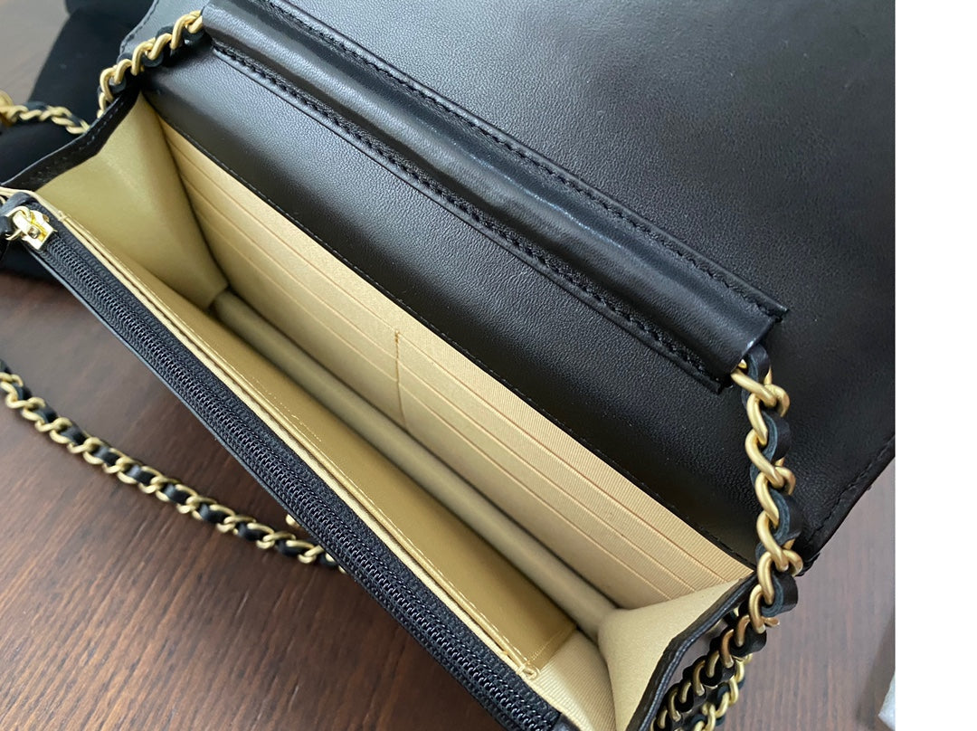WOC CLASSIQUE 19CM CUIR D'AGNEAU NOIR QUINCAILLERIE DORÉ