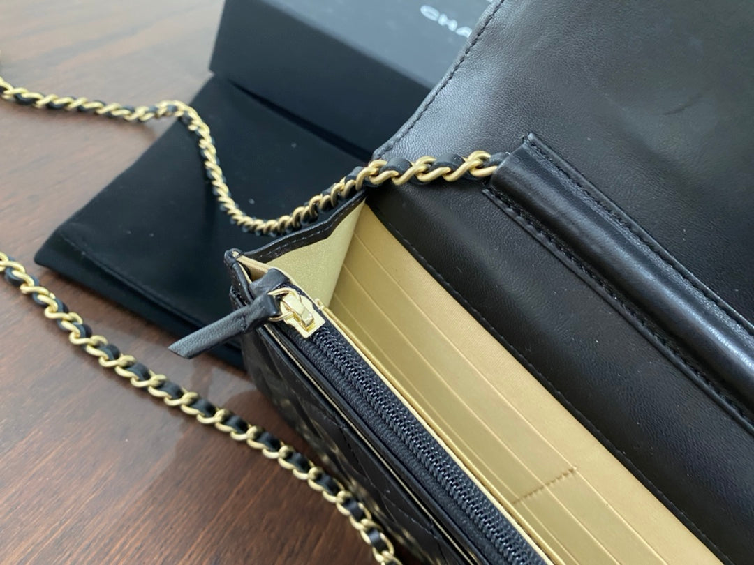 WOC CLASSIQUE 19CM CUIR D'AGNEAU NOIR QUINCAILLERIE DORÉ