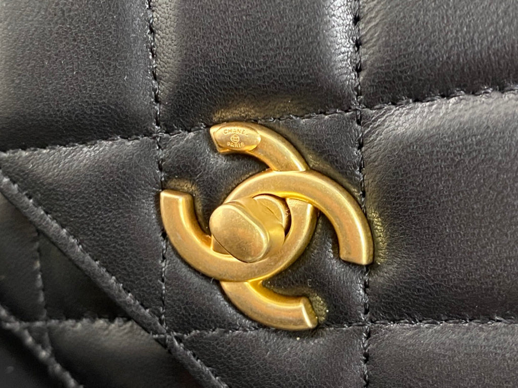 WOC CLASSIQUE 19CM CUIR D'AGNEAU NOIR QUINCAILLERIE DORÉ