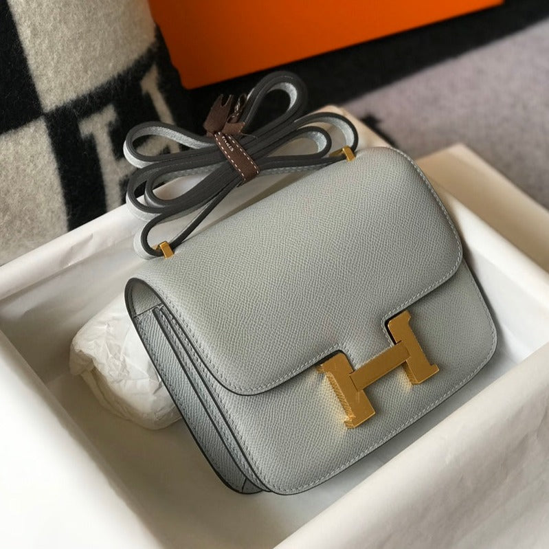 CONSTANCE 24 BLEU GLACIER CUIR EPSOM QUINCAILLERIE ARGENTÉE