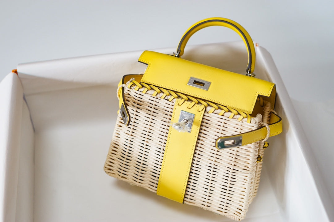 HM KELLY 20 PICNIC KELLY YELLOW BAMBOO AND RATTAN