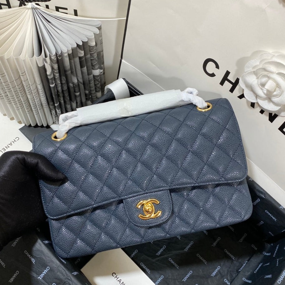 FLAP BAG MEDIUM 25 DARK BLUE CAVIAR GHW