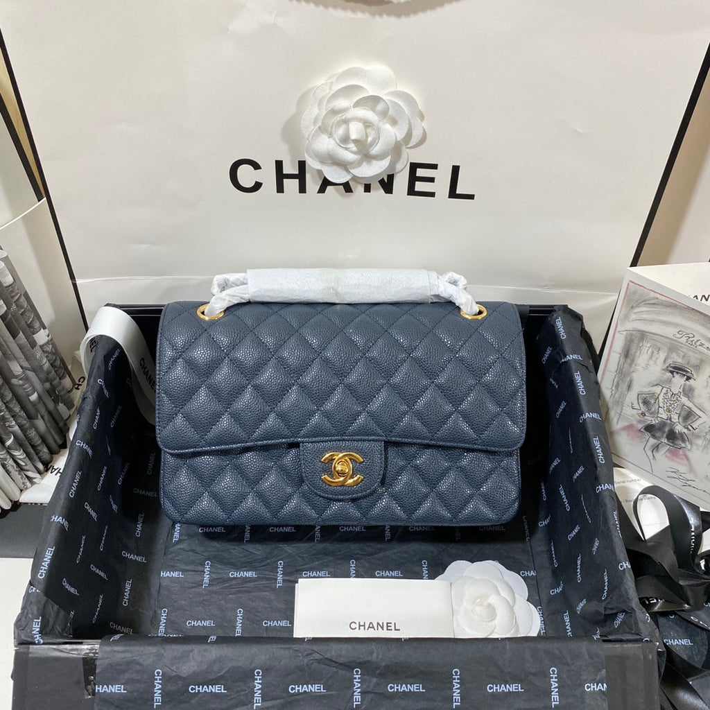 FLAP BAG MEDIUM 25 DARK BLUE CAVIAR GHW