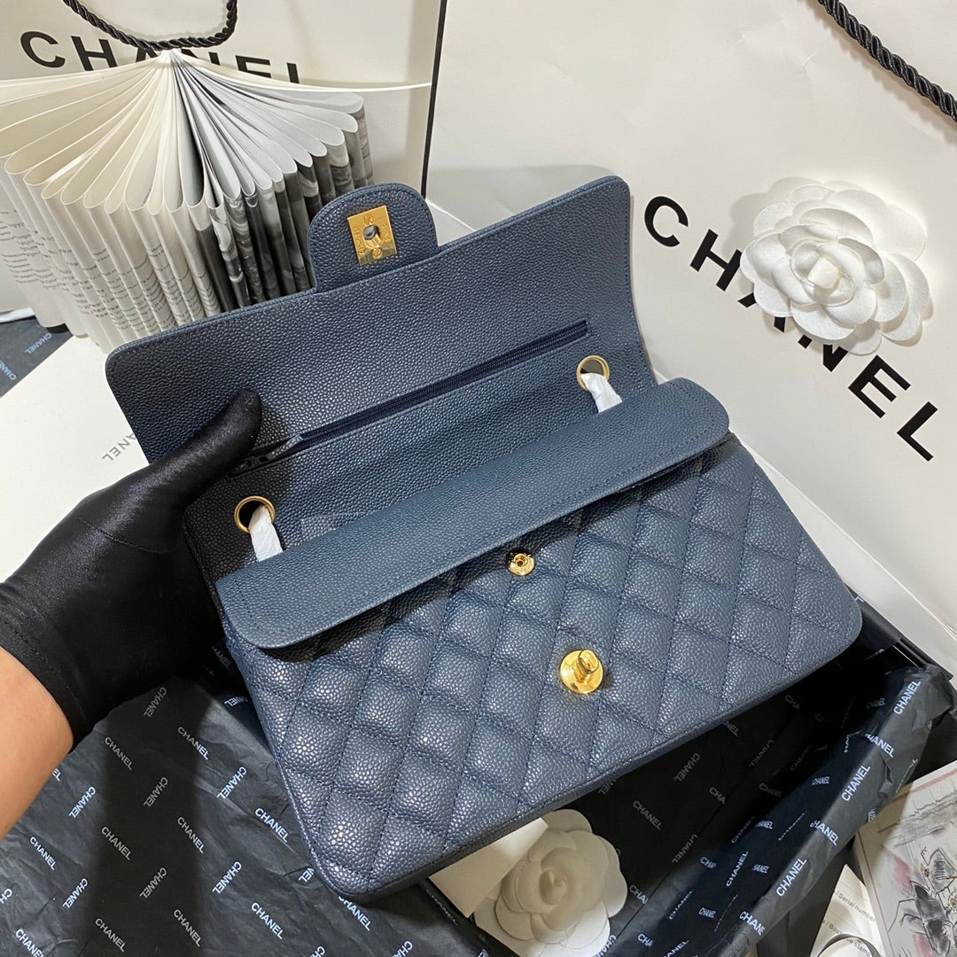 FLAP BAG MEDIUM 25 DARK BLUE CAVIAR GHW
