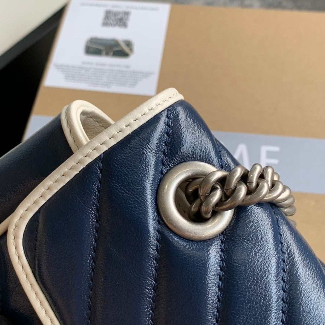 SAC À MAIN GG MARMONT MOYEN 26 EN CUIR DE VEAU BLEU NUIT