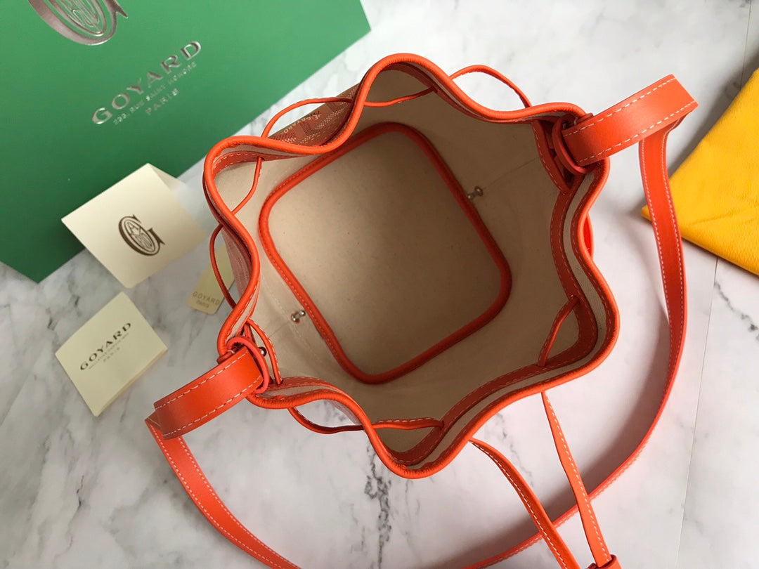 SAC SEAU PETIT FLOT 22 EN TOILE GOYARDINE ORANGE ET GARNITURE AGNEAU
