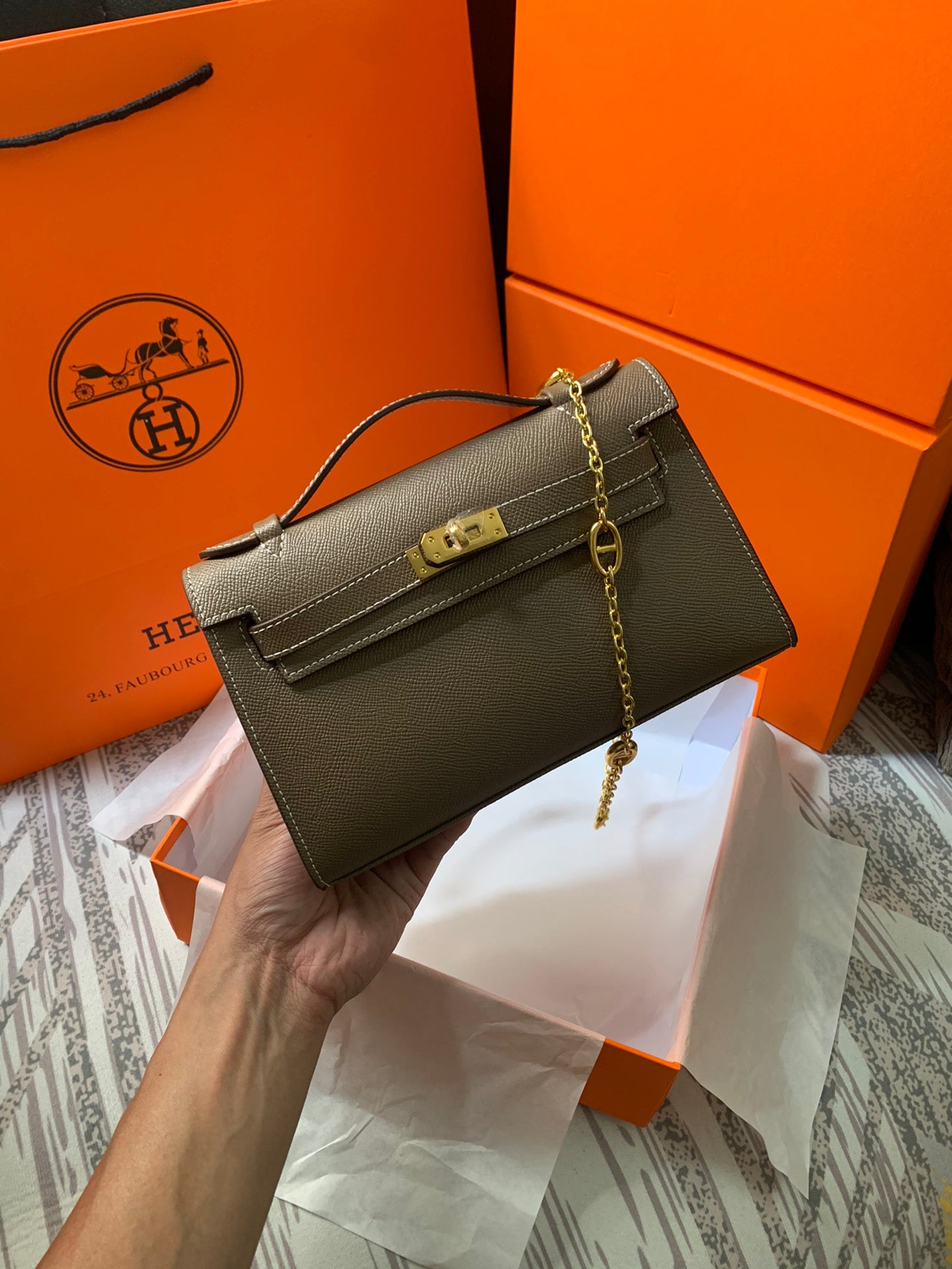 HM KELLY MINI POCHETTE 22 EPSOM MARRON CENDRÉ