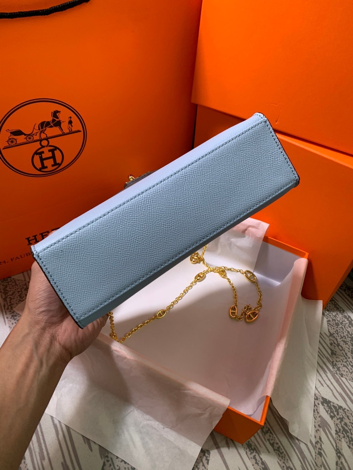 HM ケリー ミニ ポシェット 22 サファイア エプソム