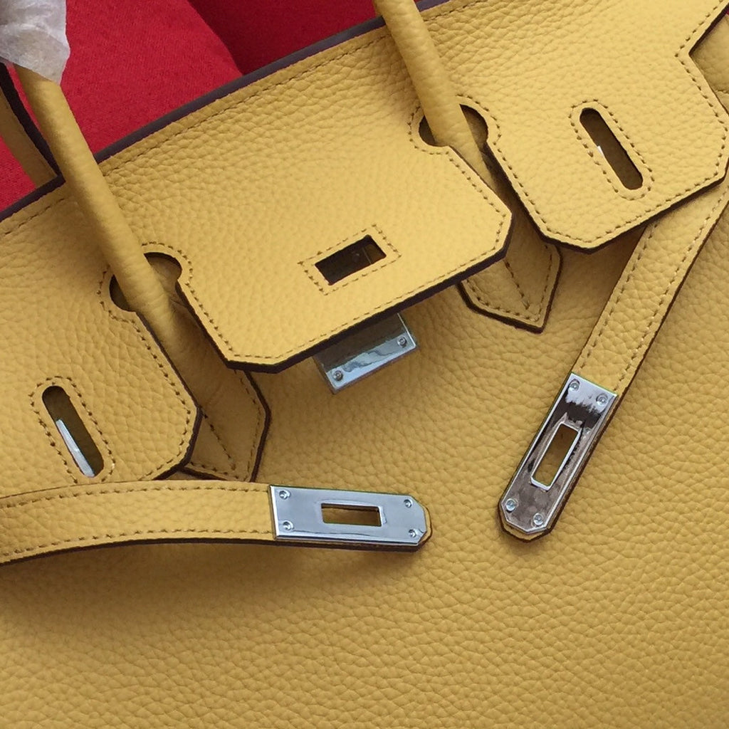 SAC HM BIRKIN 30 CM EN CUIR DE VEAU MOUTARDE, QUINCAILLERIE ARGENTÉE
