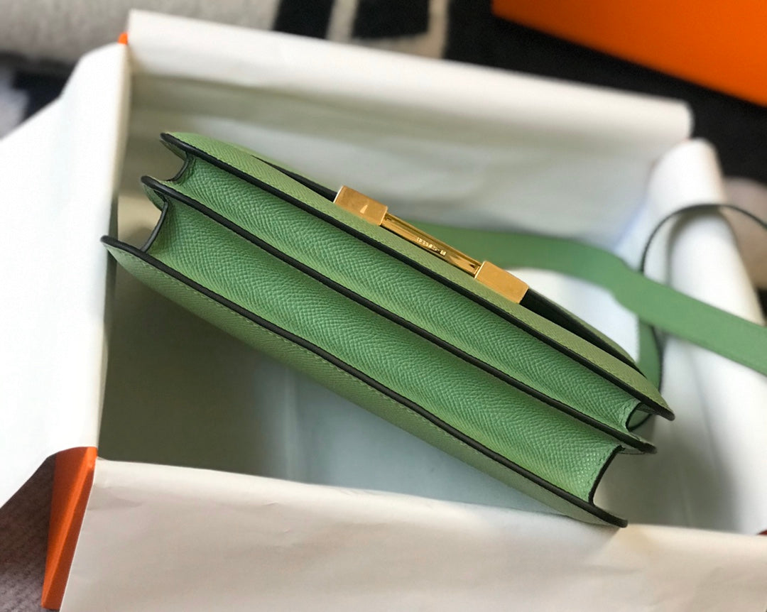 CONSTANCE 24 CUIR EPSOM VERT QUINCAILLERIE OR
