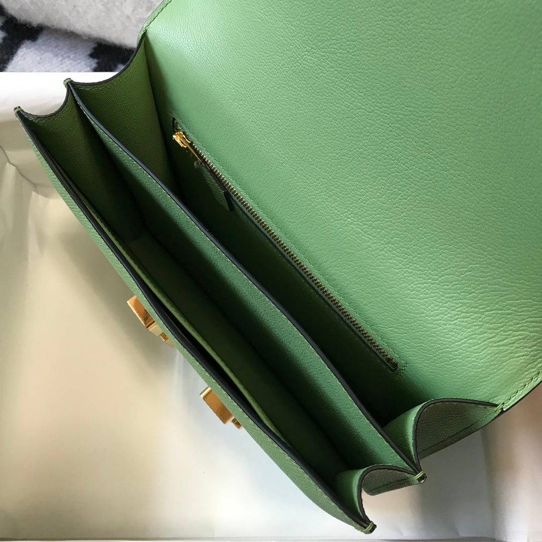 CONSTANCE 24 CUIR EPSOM VERT QUINCAILLERIE OR
