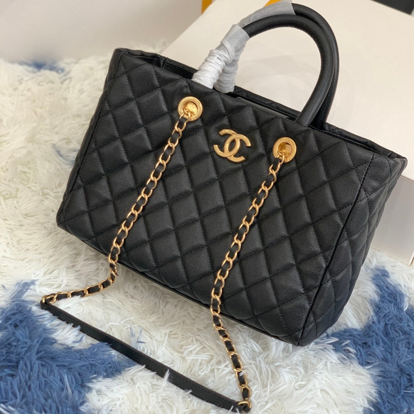 CC SHOPPING BAG 30CM BLACK QUILTED CAVIAR LEATHER GHW